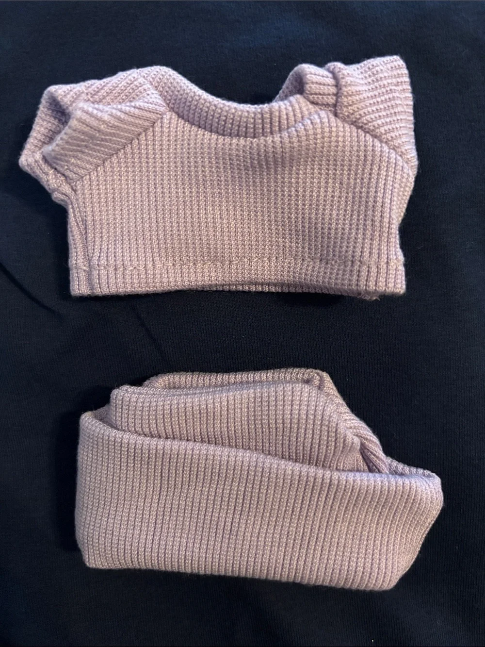Labubu CHANEL Lilac Knit Beanie and Sweater Set with Gold CC - Picture 4 of 4